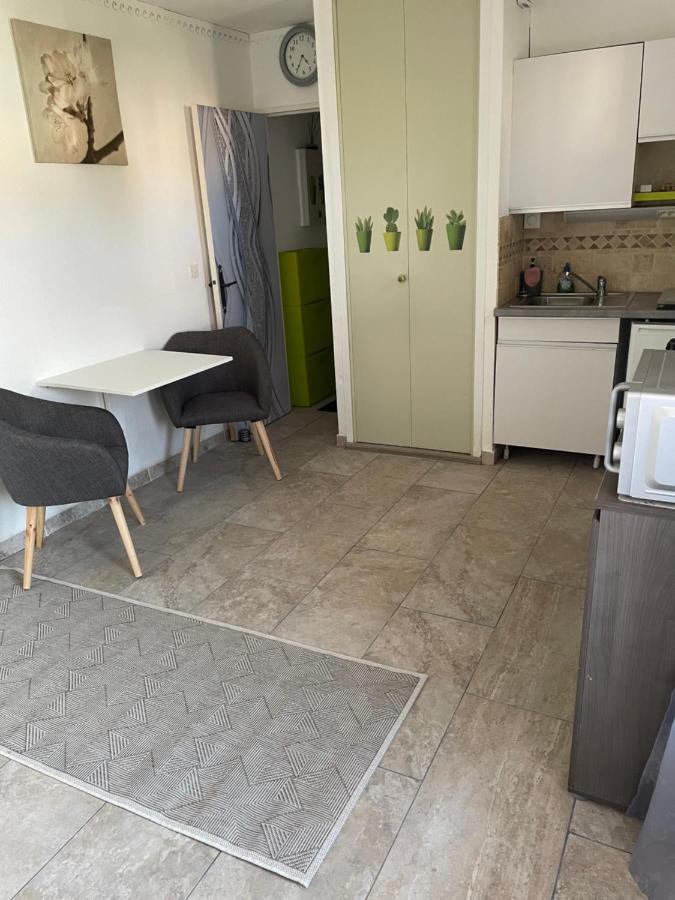 Studio Climatise Proche Port Et Plages La Londe-les-Maures Kültér fotó